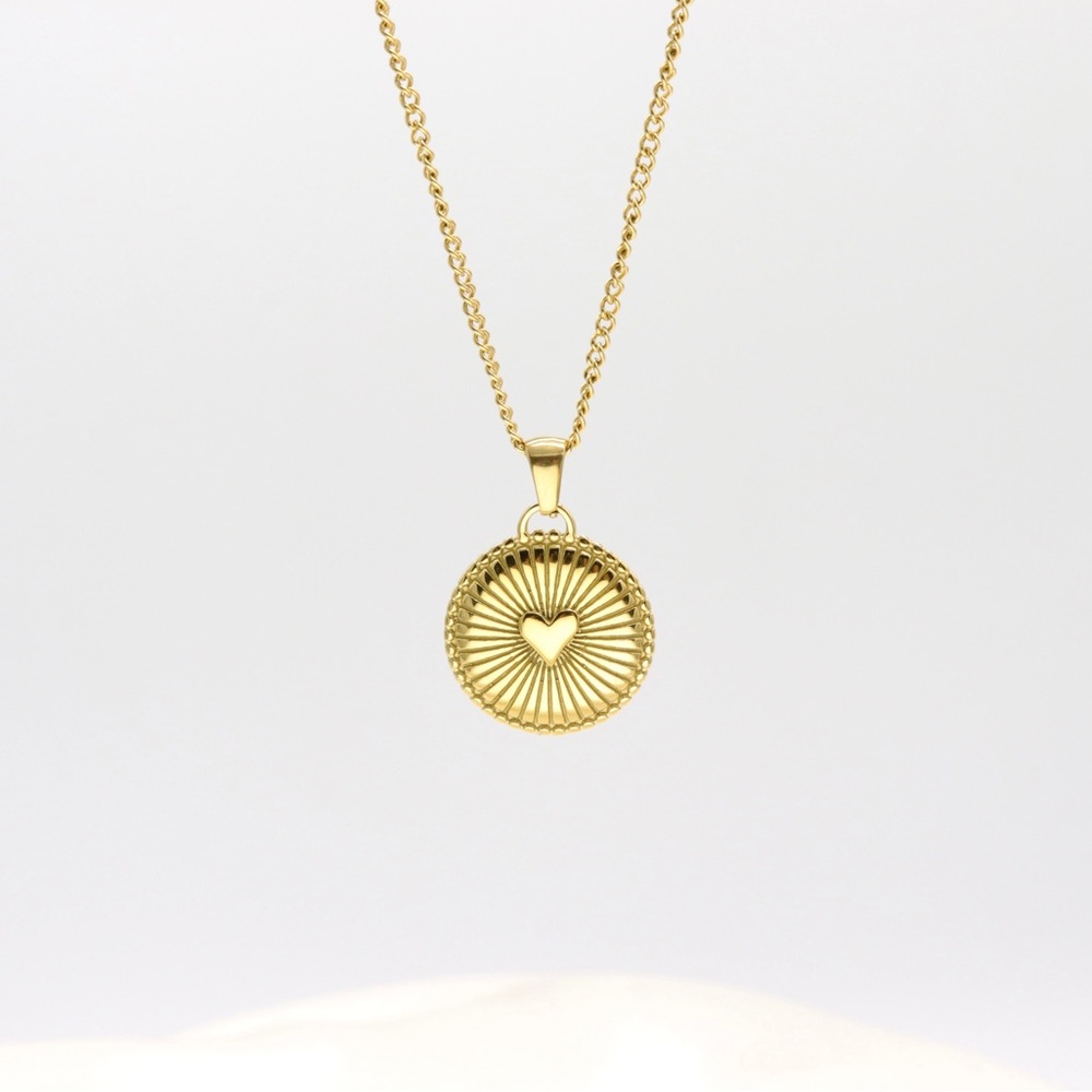 Amorè Heart Necklace